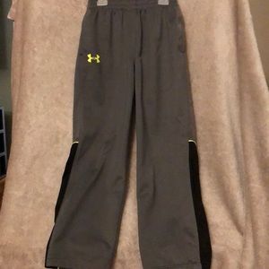 Under Armour sweatpants. Boys size 6